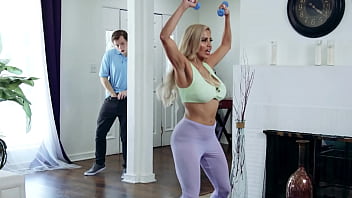 huge tits working out